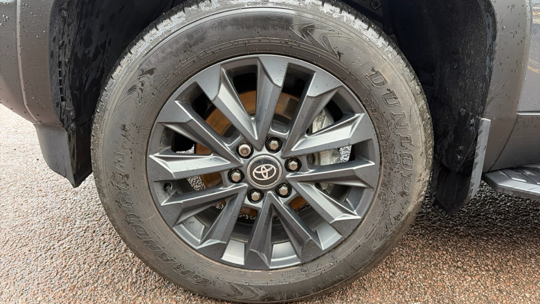 Toyota Land Cruiser 2.8 D-4D 204 Invincible 5dr Auto [7 Seat] Diesel Station Wagon